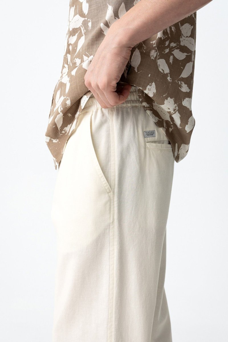 Pantalón chino relaxed blanco - Imagen 5