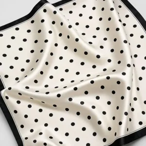Pañuelo Lunares Samanta Negro