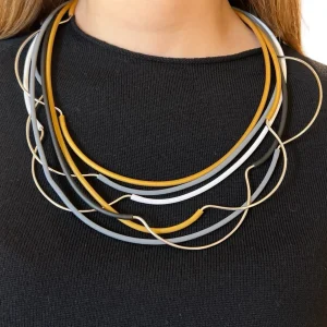 Collar Liviana Conti Tiras Metal y Goma