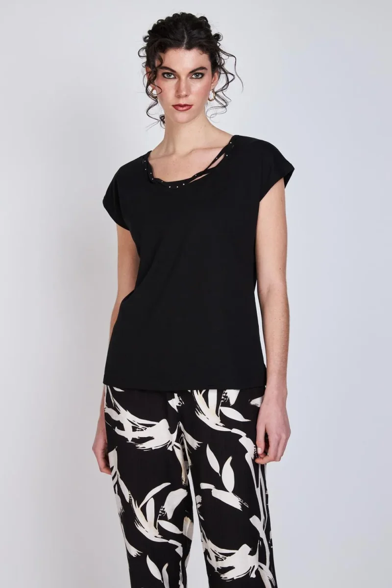 Polera Detalles Escote Bernardita Negro Woman by Eclipse - Imagen 2