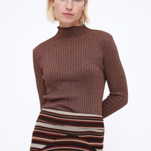 Top punto canalé cuello perkins marrón