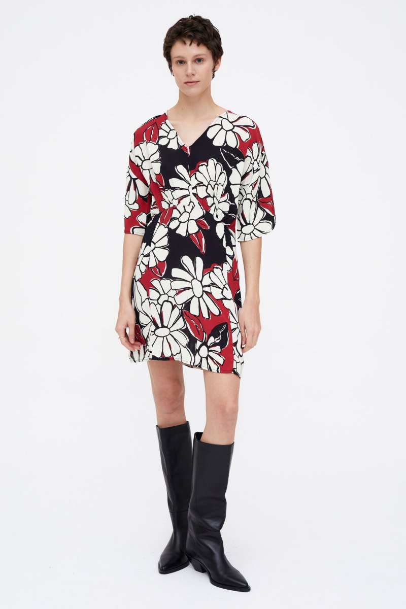 Vestido flores rojo y negro - Imagen 5