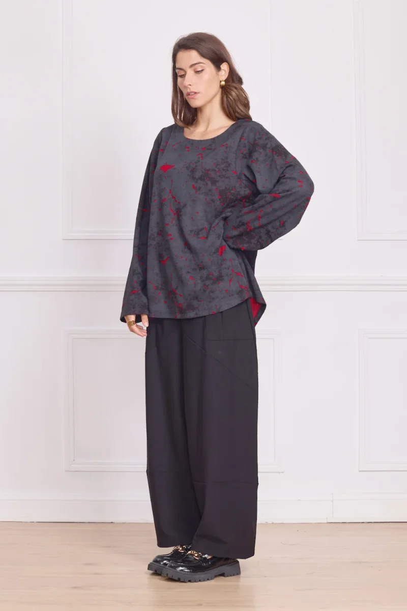 Haut femme gris à motifs rouges – 100% coton - Imagen 3