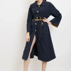 Manteau bleu avec des touches jaunes