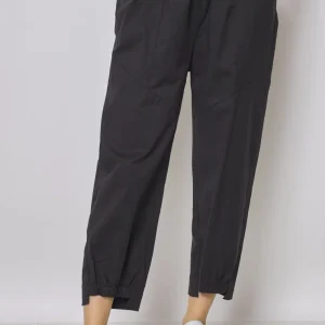 Pantalon avec bas en fente élastiquée