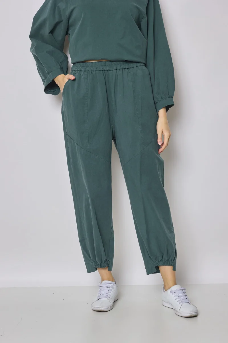 Pantalon avec bas en fente élastiquée - Imagen 5