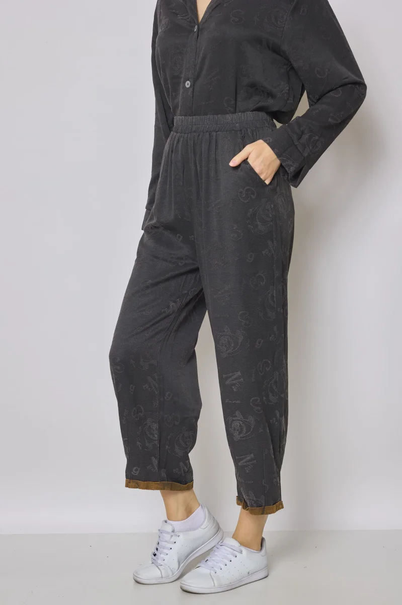 Pantalon fluide gris à motifs - Imagen 3