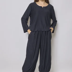 Blouse notch neck