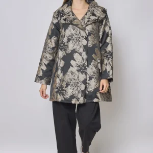 Manteau noir fleuri