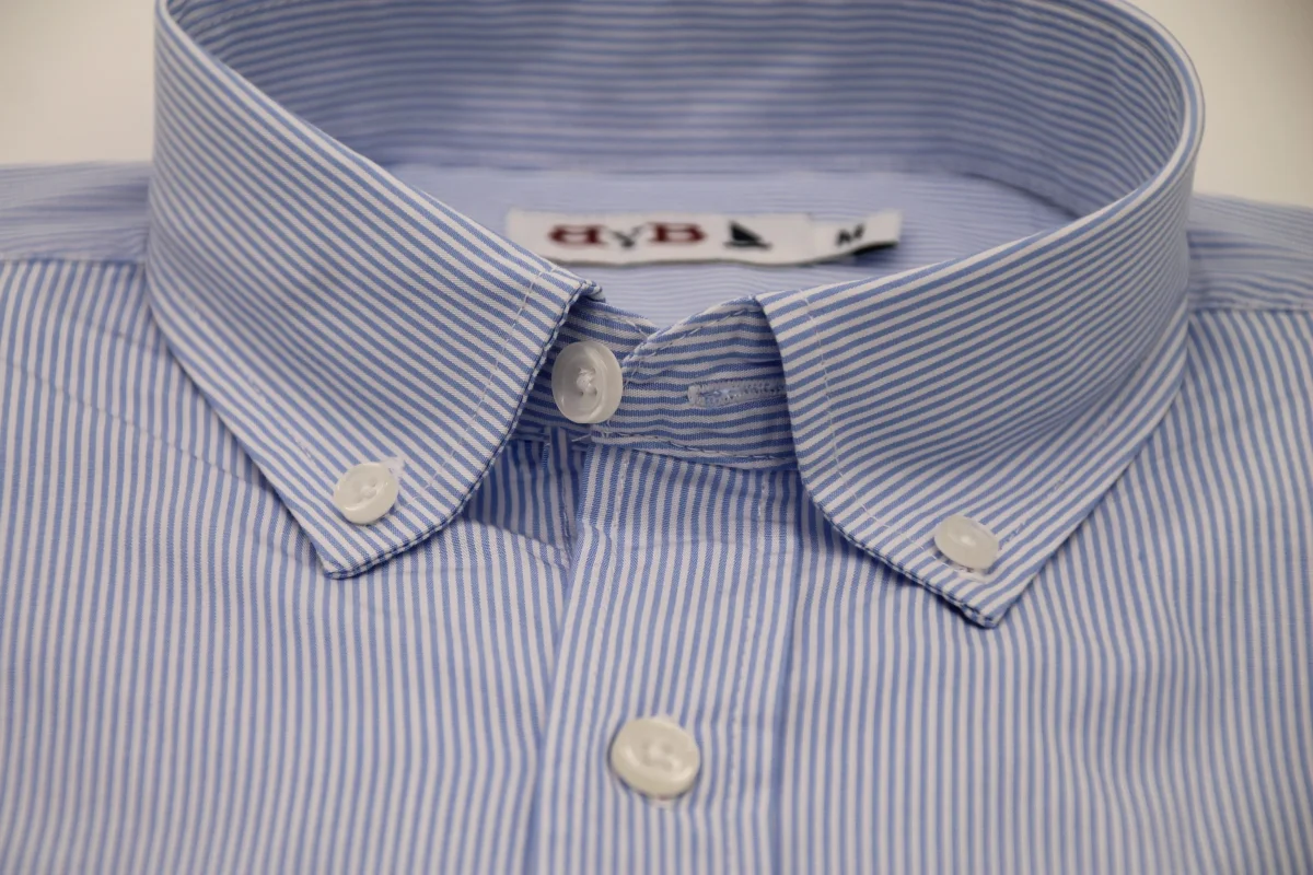 CAMISA RAYAS FINAS AZUL Y BLANCA / BOTONES EN EL CUELLO - Imagen 3