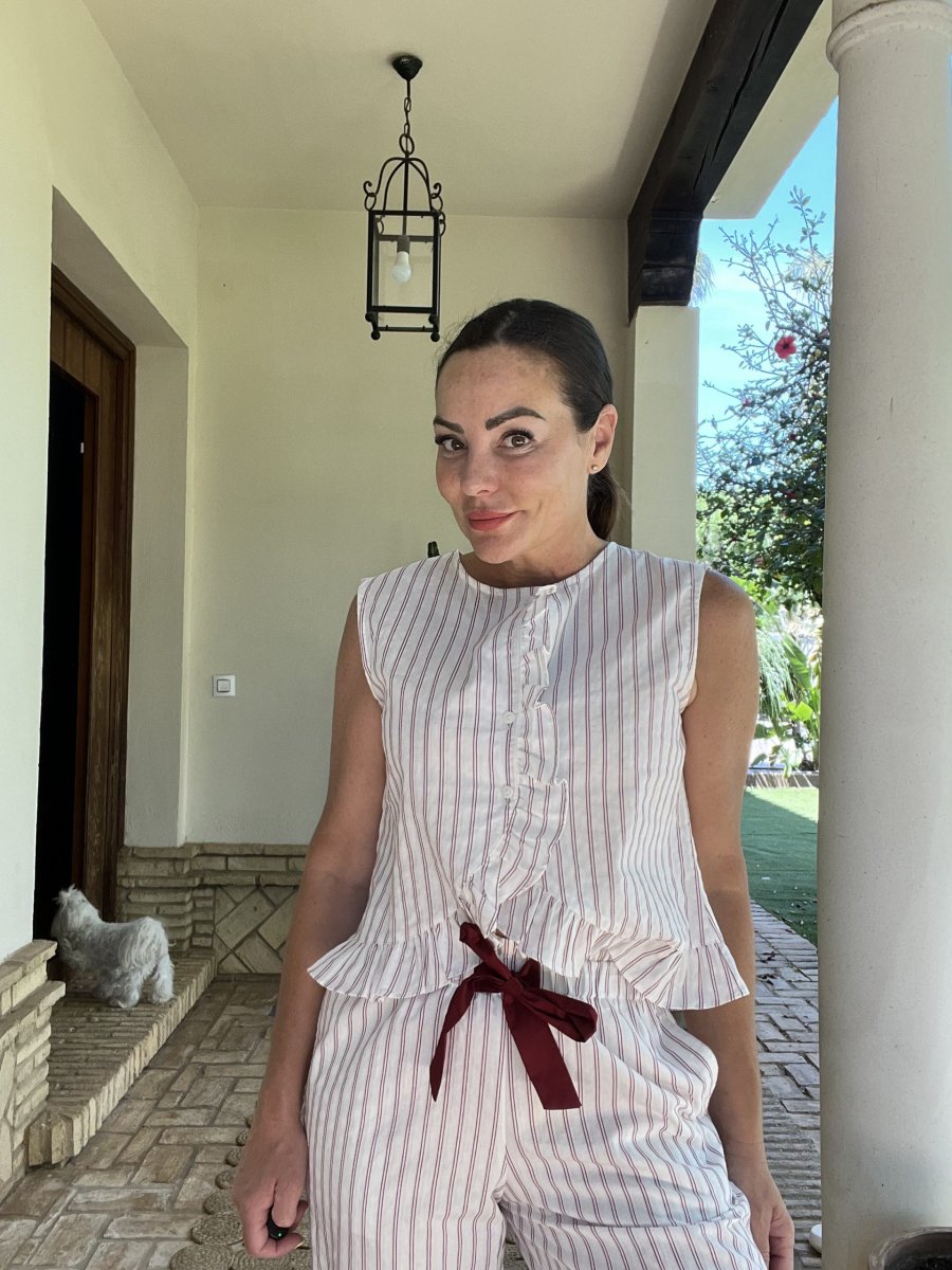 Conjunto Toscana con Volantes de Algodón Raya Granate - Imagen 2