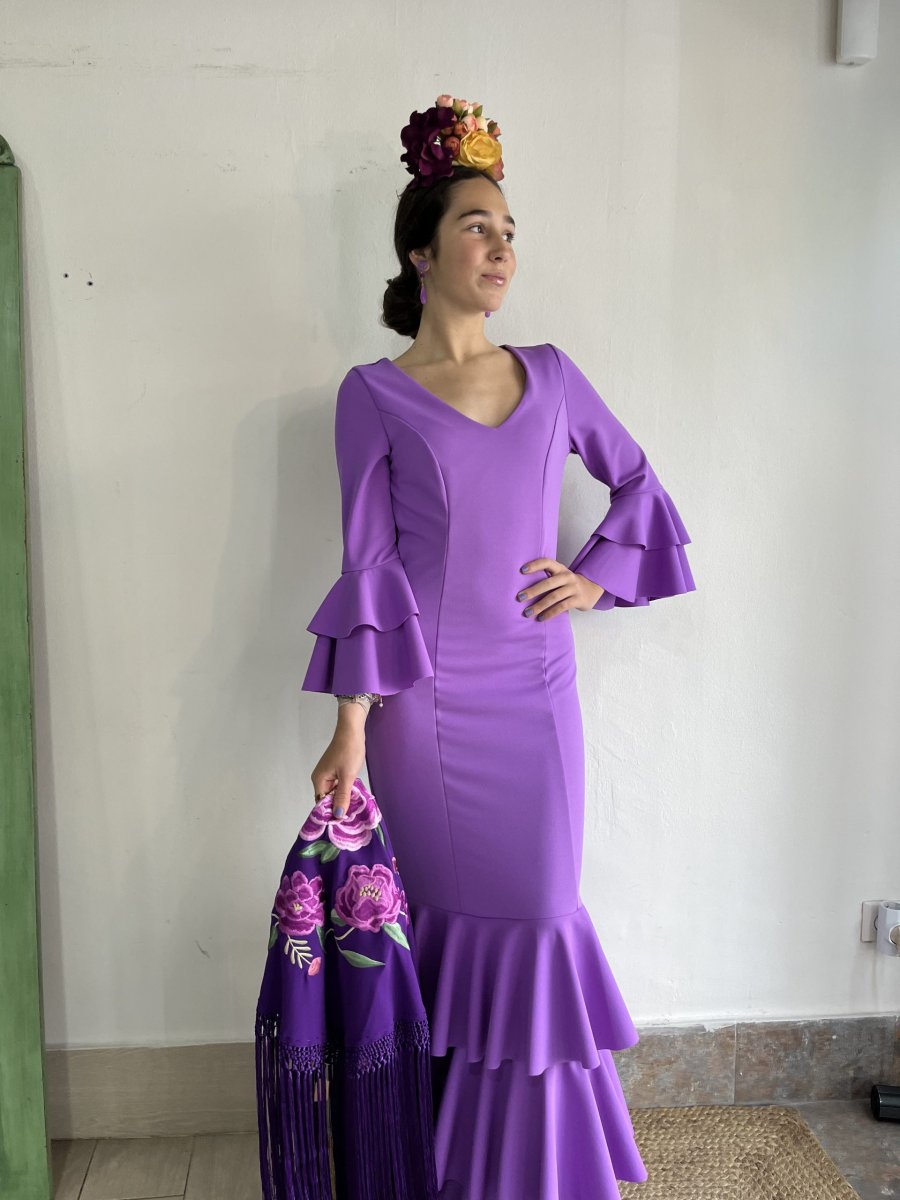 Modelo Ajoli Lila – Outlet Traje de Flamenca - Imagen 3