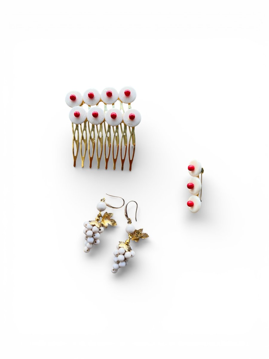 Conjunto Flamenco Uvas Hueso y Coral: Peina, Pendientes y Broche
