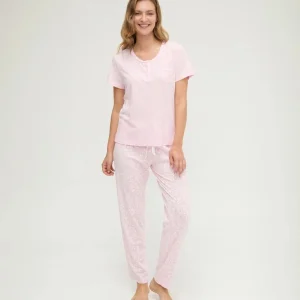 Pijama largo de mujer estampado florecitas