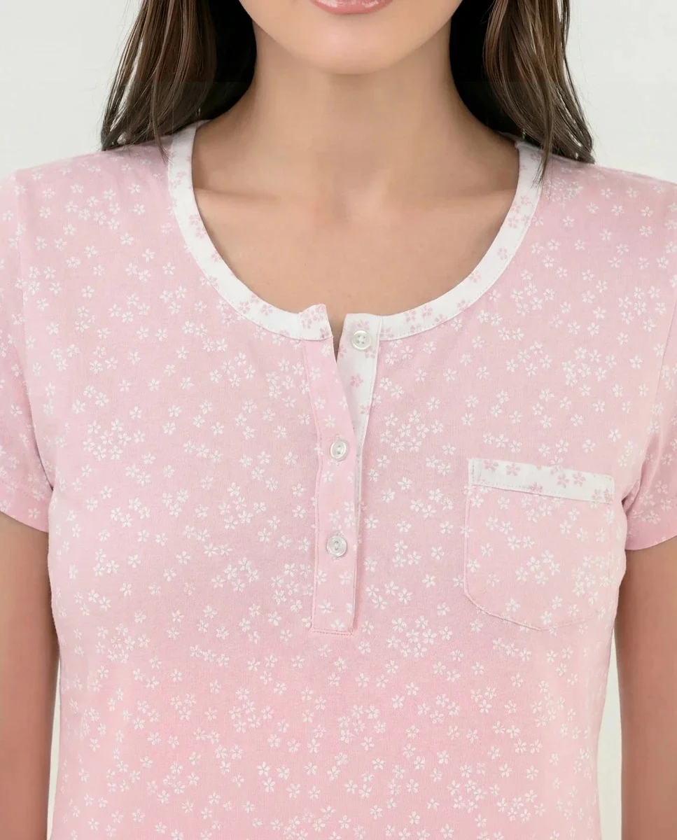 Camisón corto de manga corta rosa con flores blancas - Imagen 3