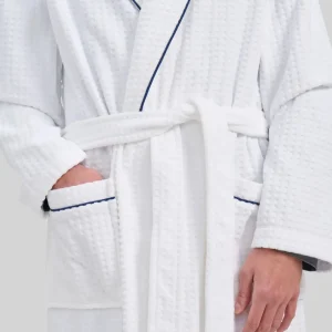 Albornoz blanco de baño para hombre con vivo