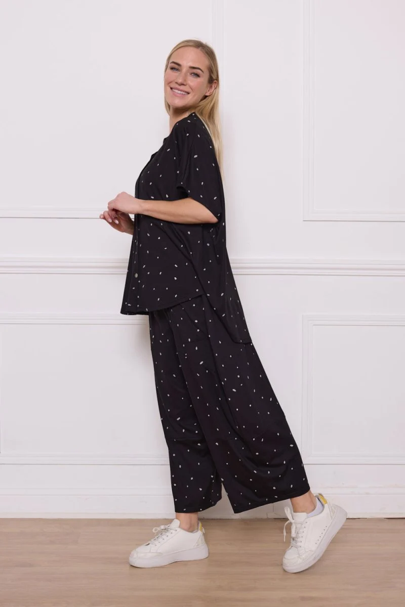 Blouse noire manches courtes à motifs - Imagen 3