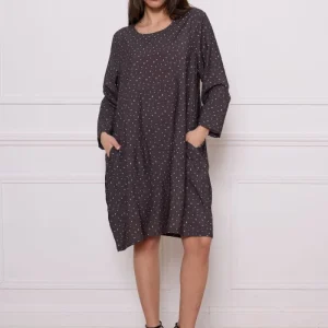 Robe grise à motifs