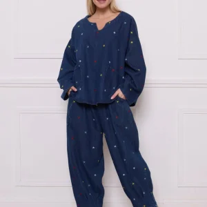 Haut bleu à motifs étoiles