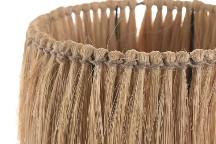 Lámpara Sobremesa Artesanal de Fibra Natural con Diseño Orgánico - Imagen 3