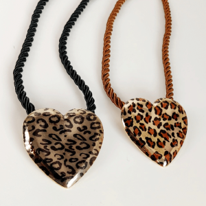 Collar Love Print