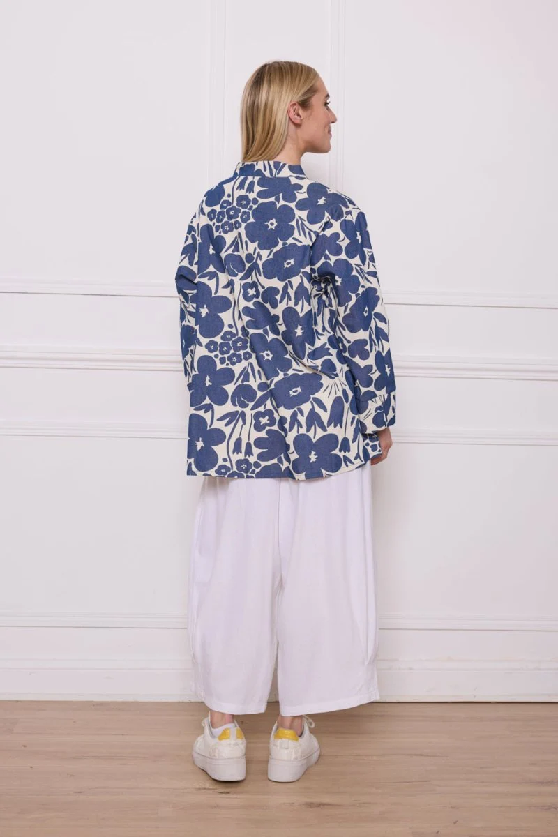 Blouse fleurie coton bleu et blanc - Imagen 4