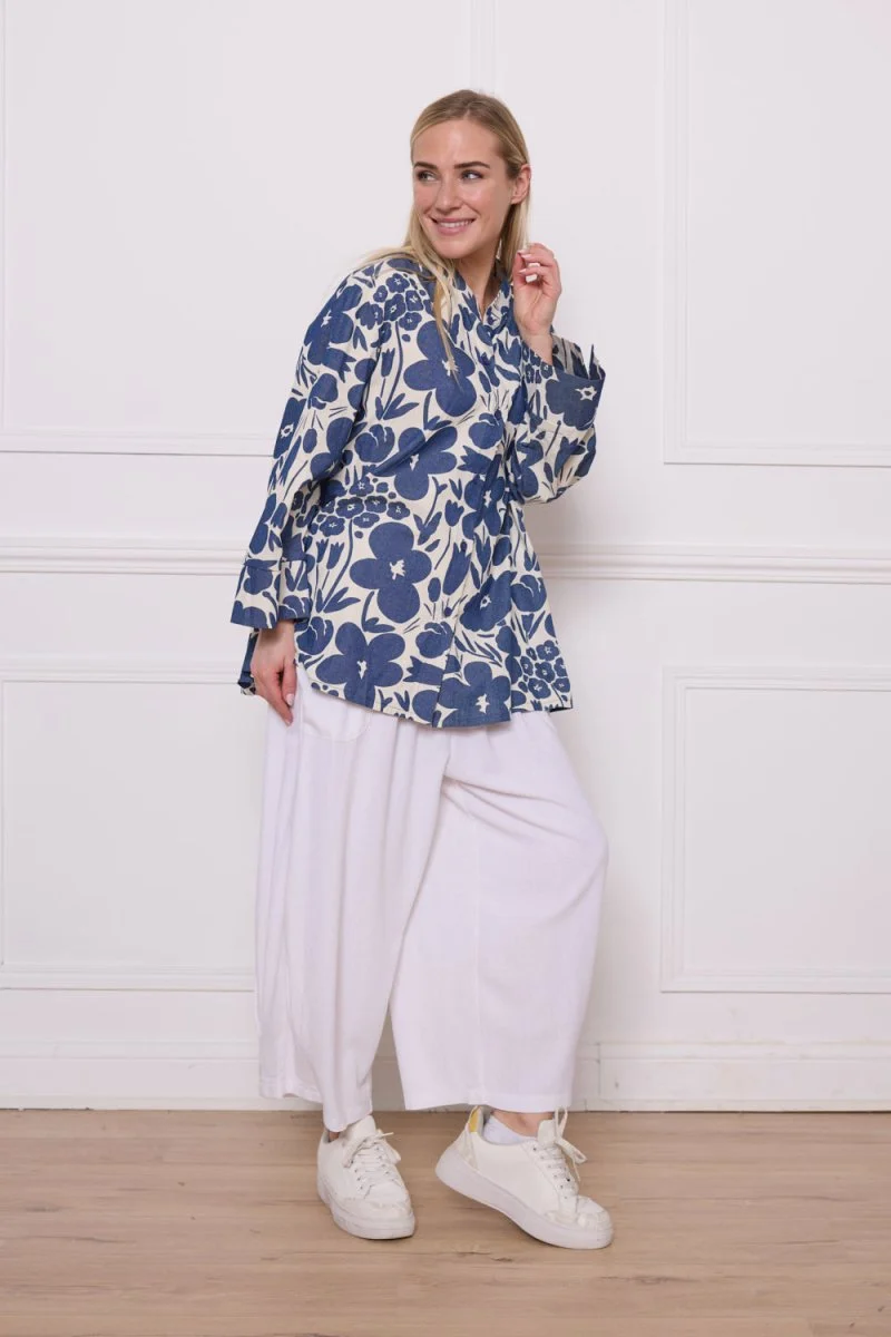 Blouse fleurie coton bleu et blanc - Imagen 3