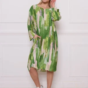 Robe verte à motifs