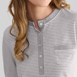 Pijama largo mujer rayas grises cuello pata