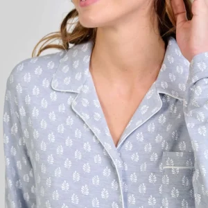 Pijama largo mujer abierto con botones estampado hojas