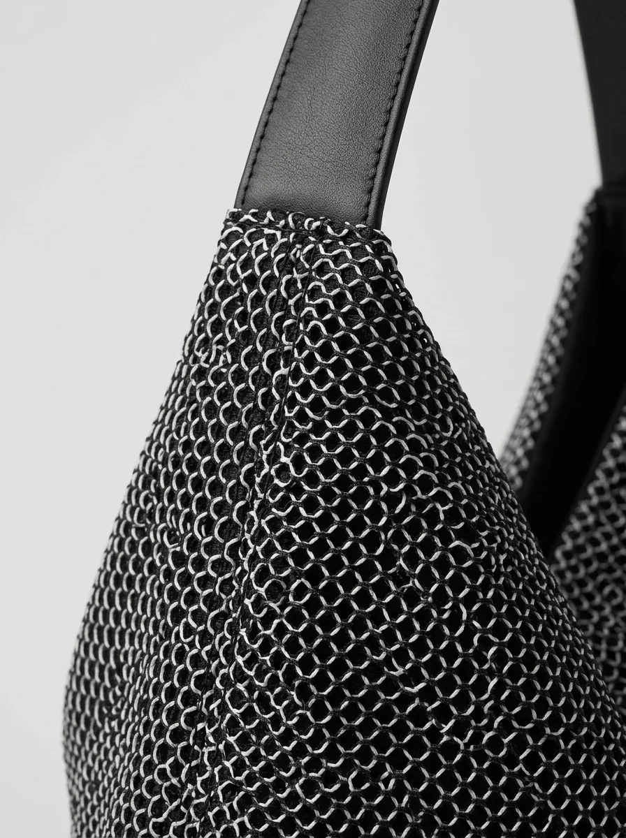 Bolso In·Zu Bevel Red Negro - Imagen 4