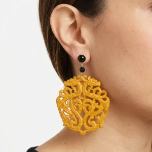 Pendientes Fabrizio Marcantelli Medallón Tallado Natura Mostaza