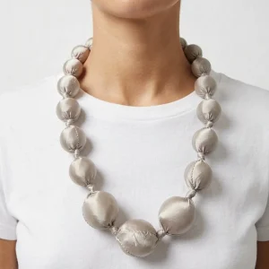 Collar Il Baco Da Seta Kon Gris Perla