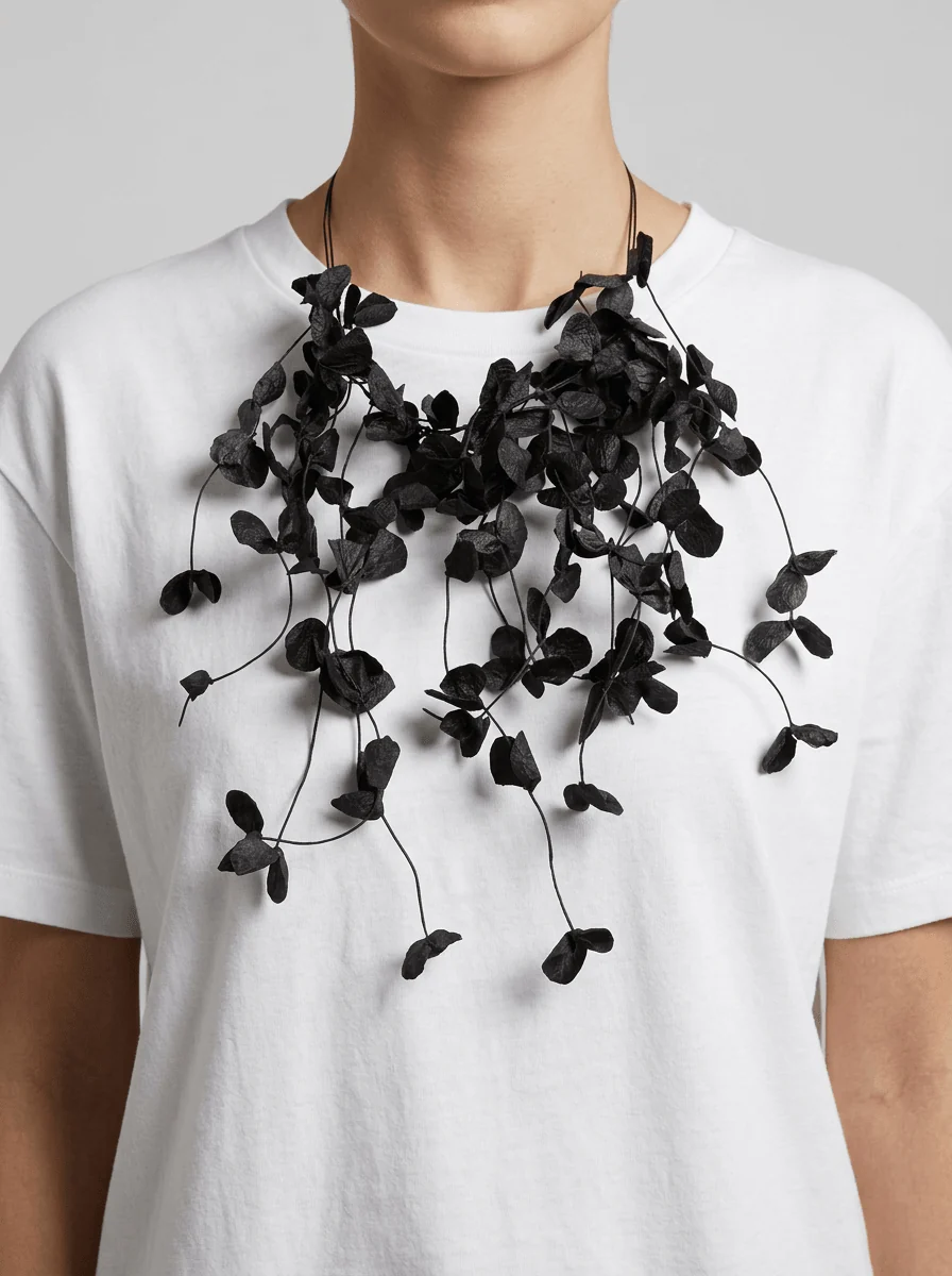 Collar Ana Hagopian Sakura Negro - Imagen 2
