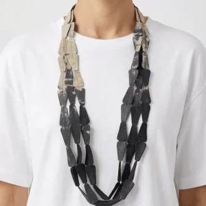 Collar Ana Hagopian Trap Beige y Gris Oscuro